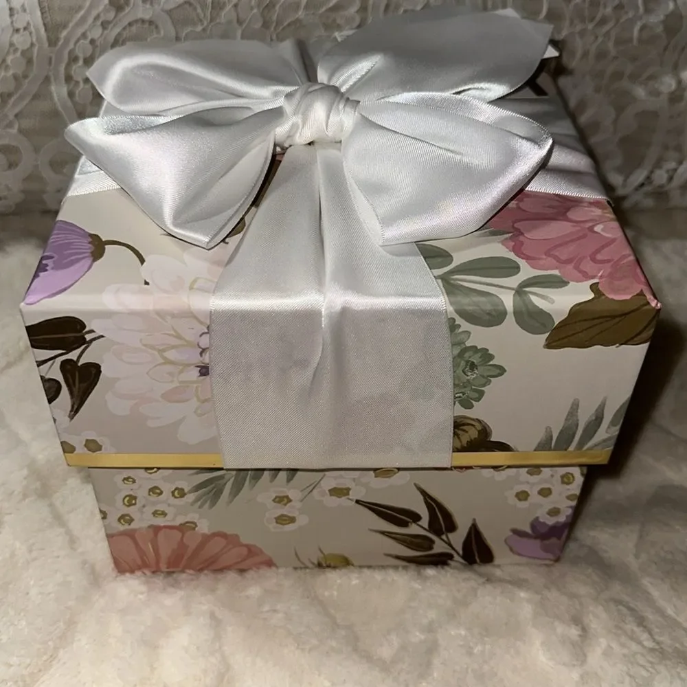 PAPYRUS Set of Two Floral Top White Lavender Bow Square Nesting Gift Boxes